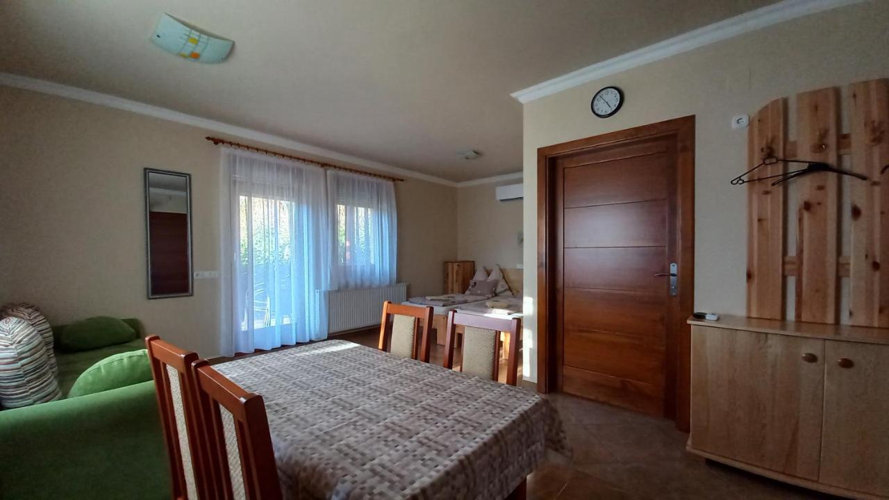 Nefelejcs Fagyizo Es Apartmanhaz Kistolmacs Экстерьер фото