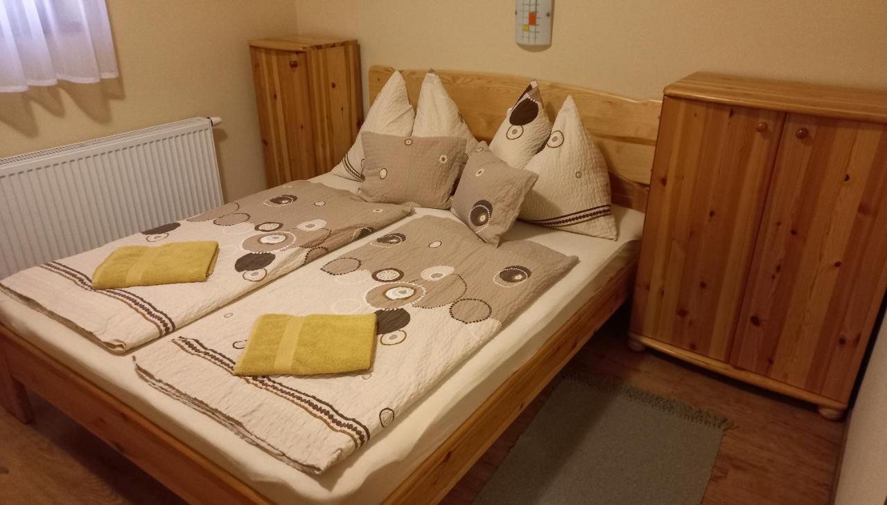Nefelejcs Fagyizo Es Apartmanhaz Kistolmacs Экстерьер фото