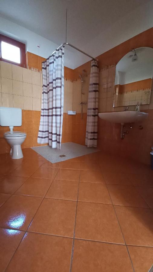 Nefelejcs Fagyizo Es Apartmanhaz Kistolmacs Экстерьер фото