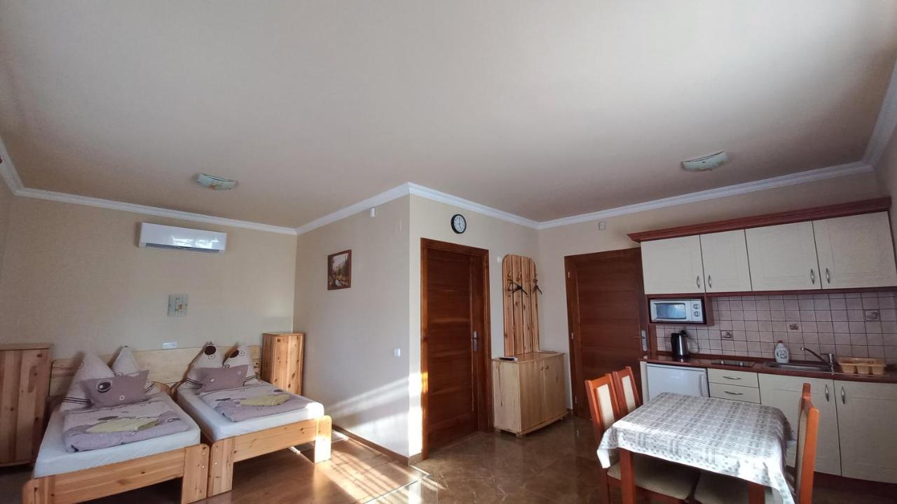 Nefelejcs Fagyizo Es Apartmanhaz Kistolmacs Экстерьер фото