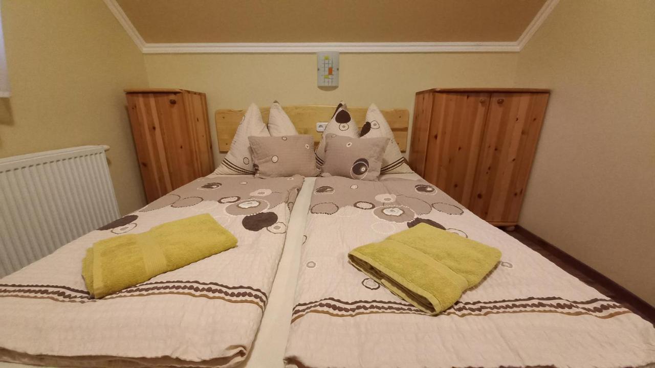 Nefelejcs Fagyizo Es Apartmanhaz Kistolmacs Экстерьер фото
