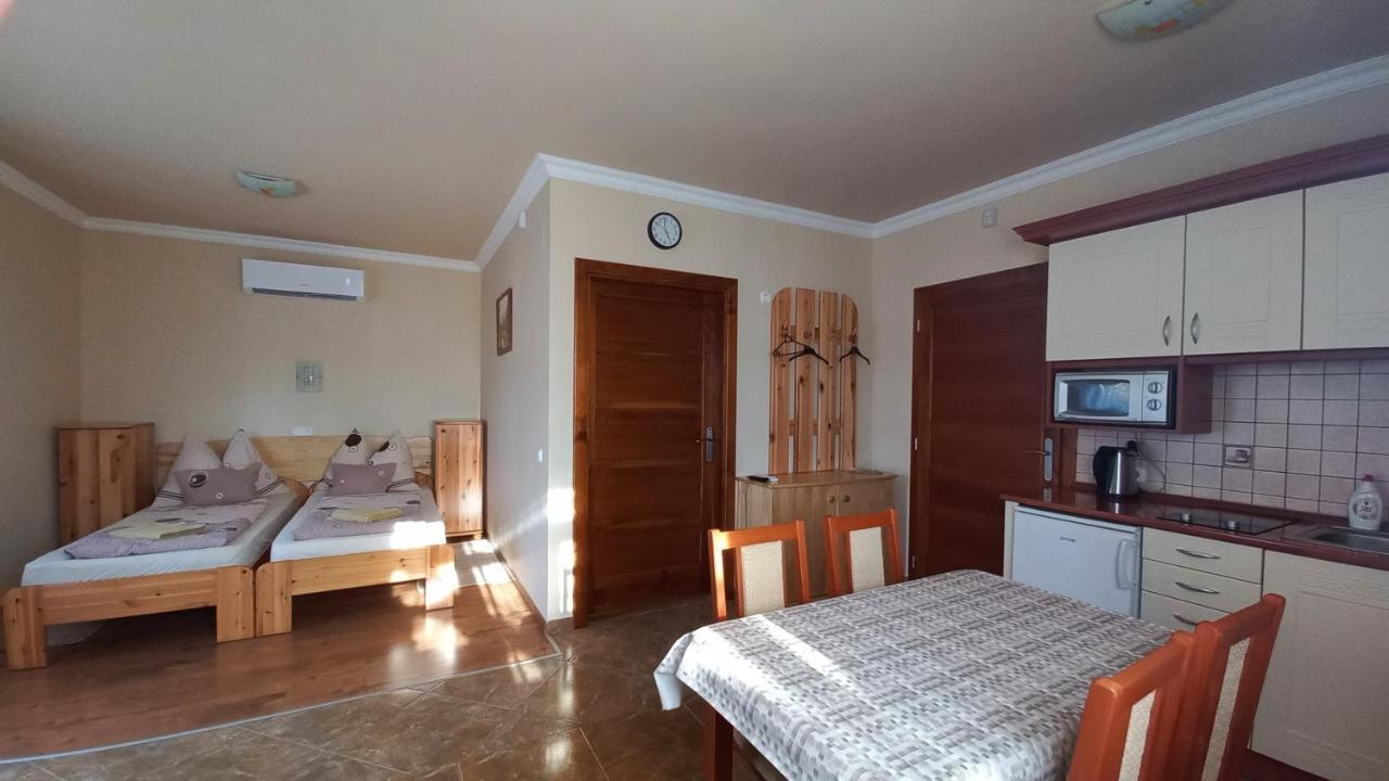 Nefelejcs Fagyizo Es Apartmanhaz Kistolmacs Экстерьер фото