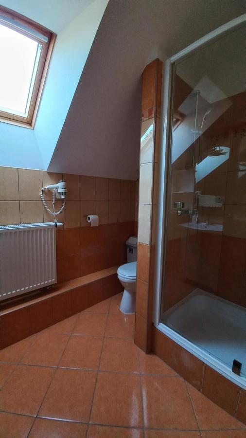 Nefelejcs Fagyizo Es Apartmanhaz Kistolmacs Экстерьер фото