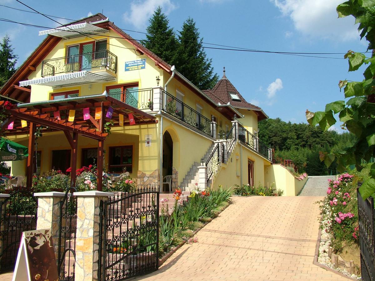 Nefelejcs Fagyizo Es Apartmanhaz Kistolmacs Экстерьер фото