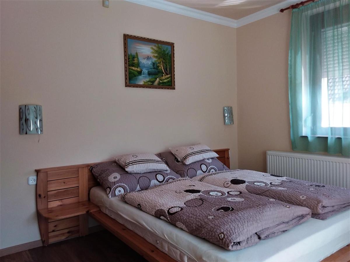 Nefelejcs Fagyizo Es Apartmanhaz Kistolmacs Экстерьер фото