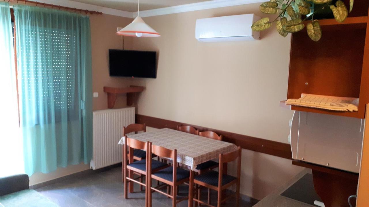 Nefelejcs Fagyizo Es Apartmanhaz Kistolmacs Экстерьер фото