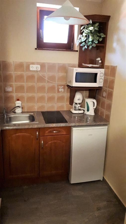 Nefelejcs Fagyizo Es Apartmanhaz Kistolmacs Экстерьер фото