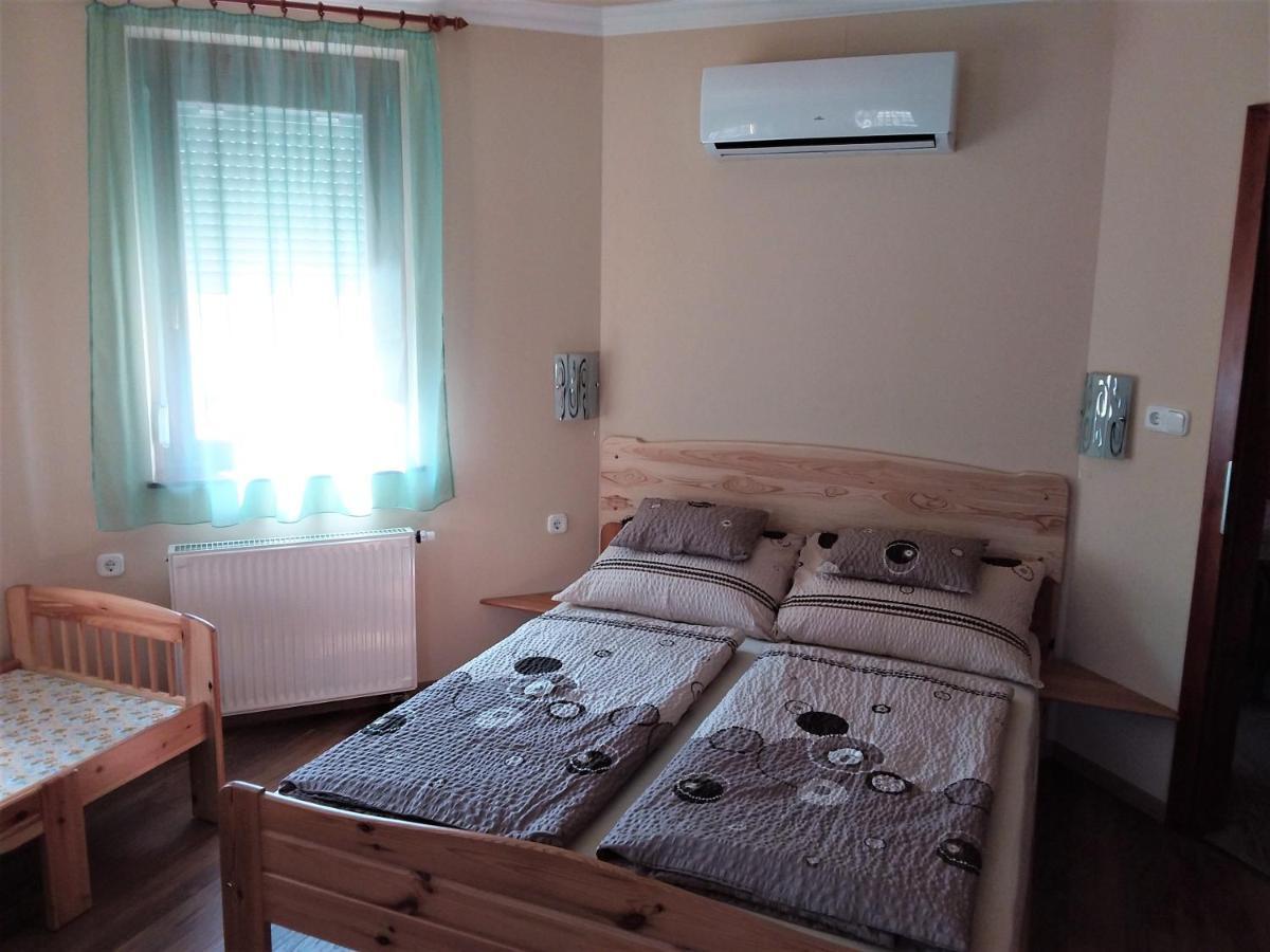 Nefelejcs Fagyizo Es Apartmanhaz Kistolmacs Экстерьер фото